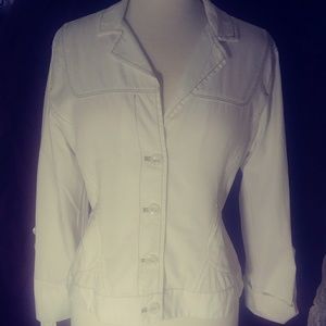 A short Chicos Blazer/jacket